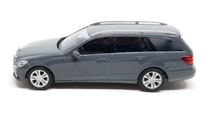 Illustration for article titled Surprise Saturday: Busch HO Scale Mercedes-Benz E-Class Wagon